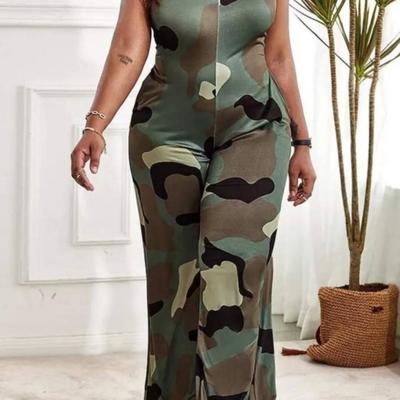 Clothes - Picture 2 of 7